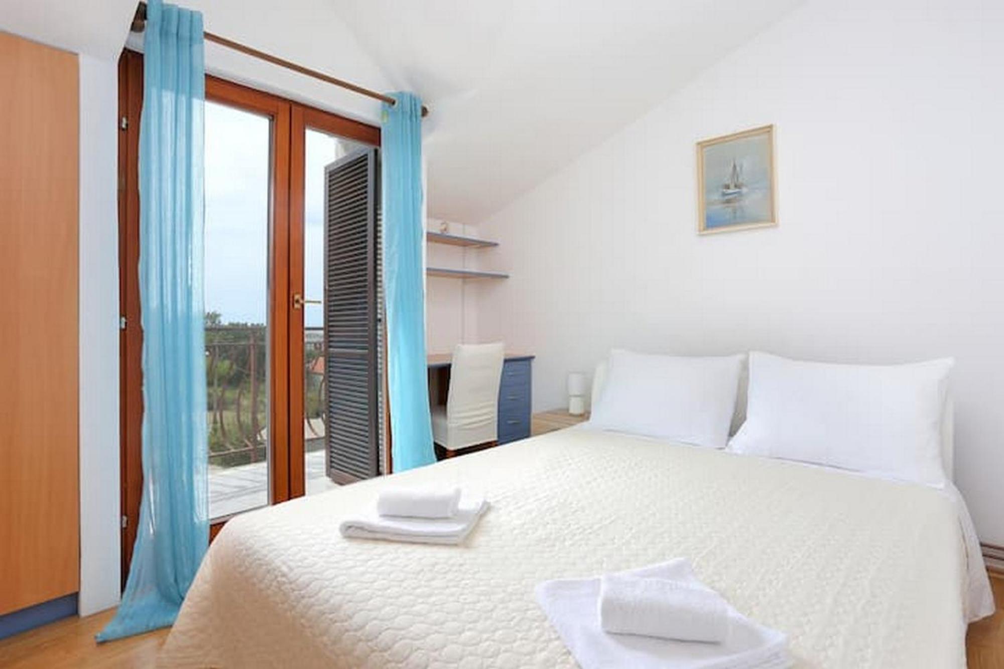 Holiday Home Mons Aureus Gornje Sitno Exterior foto