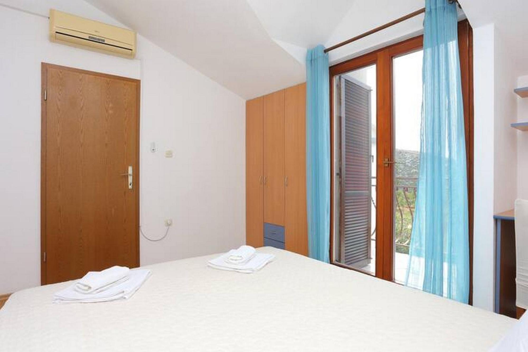 Holiday Home Mons Aureus Gornje Sitno Exterior foto